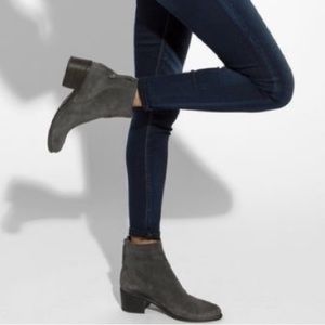 Dolce Vita cassius dark grey suede bottie